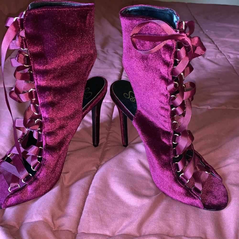 FASHION NOVA booties - Picture 2 of 4